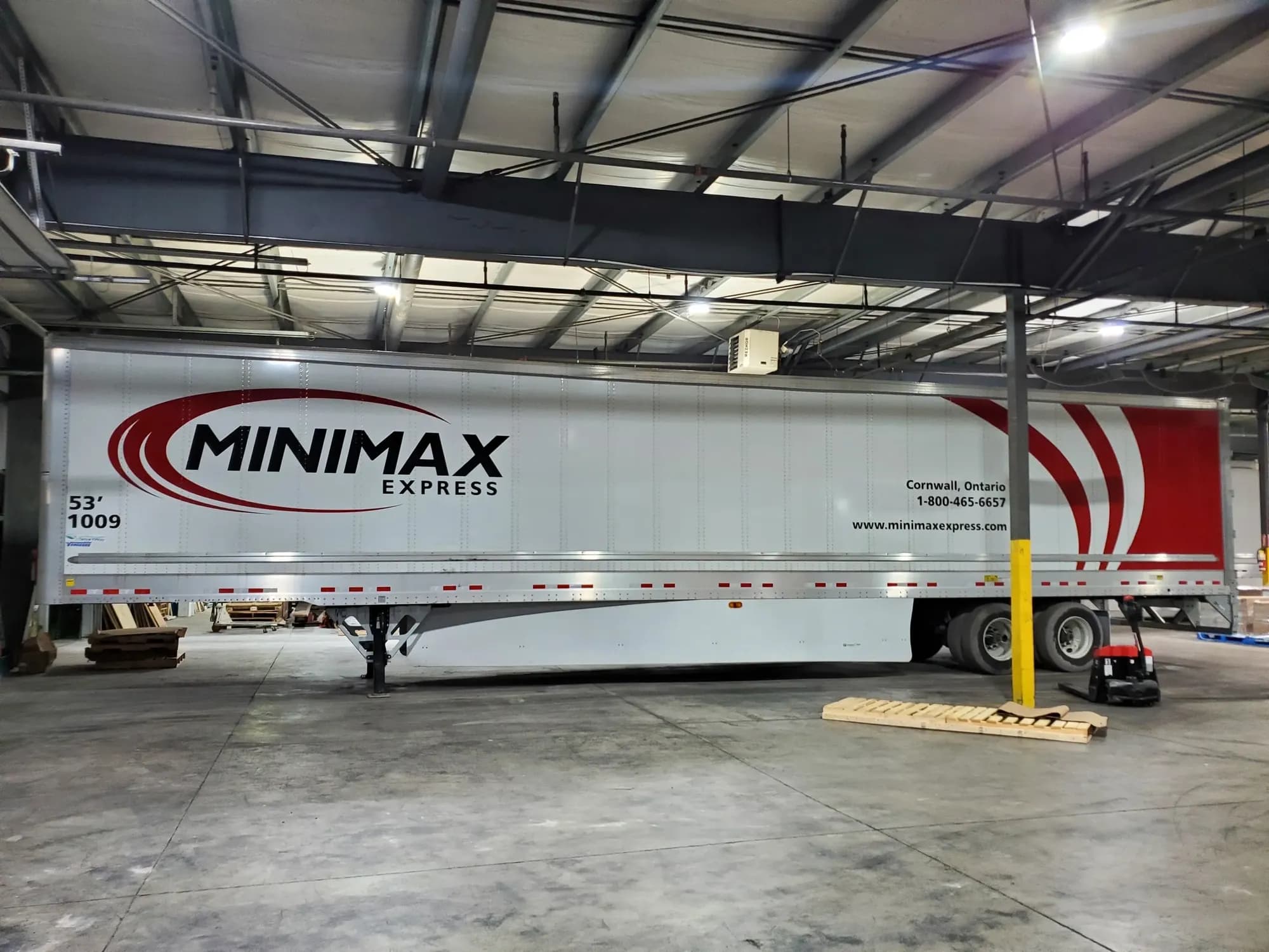 Remorque de 53 pieds avec graphiques Minimax Express
